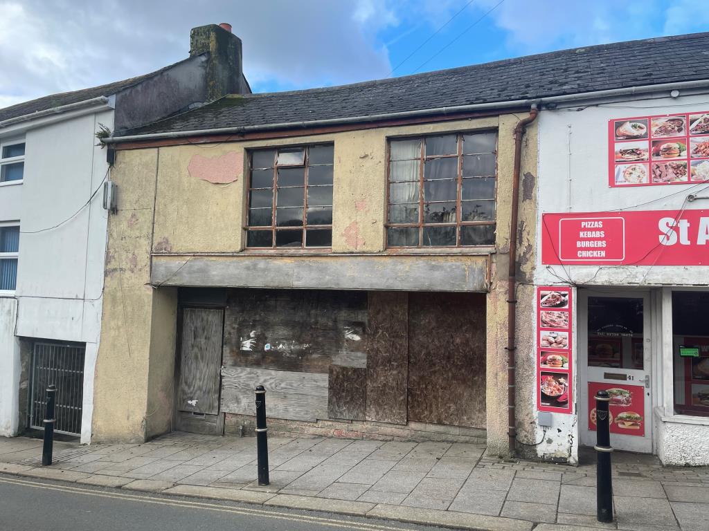 Lot: 63 - FREEHOLD MIXED USE PROPERTY -